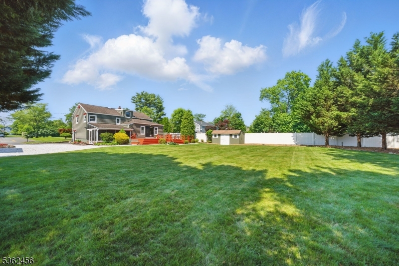 7 Claudia Rd