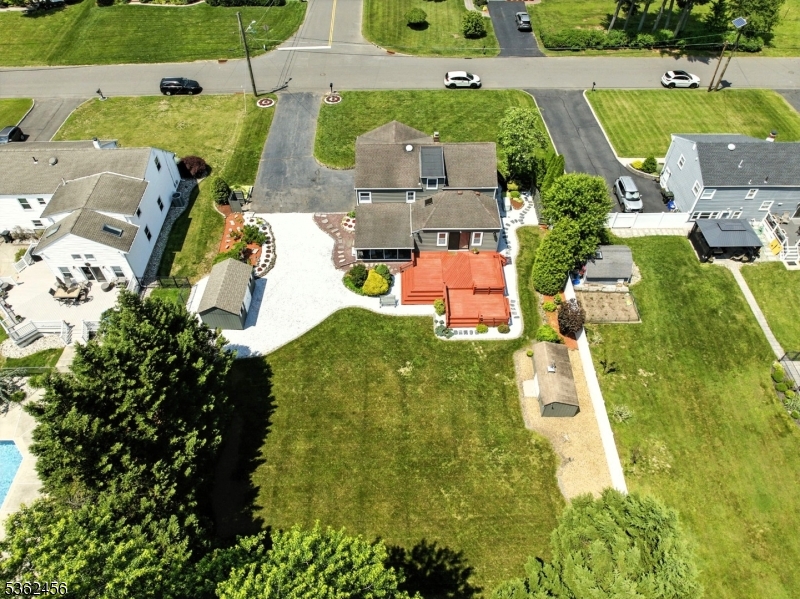 7 Claudia Rd