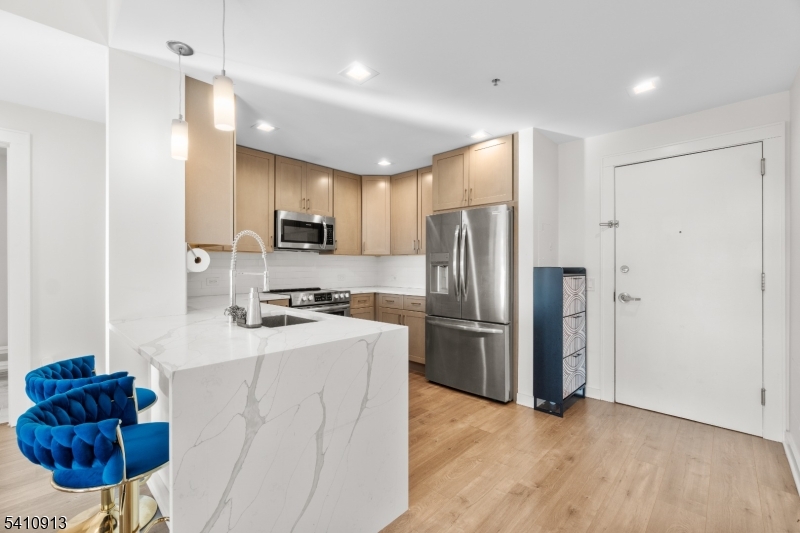 1 Carriage City Plaza 904