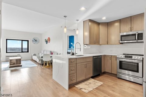 1 Carriage City Plaza 904 Rahway City NJ 07065