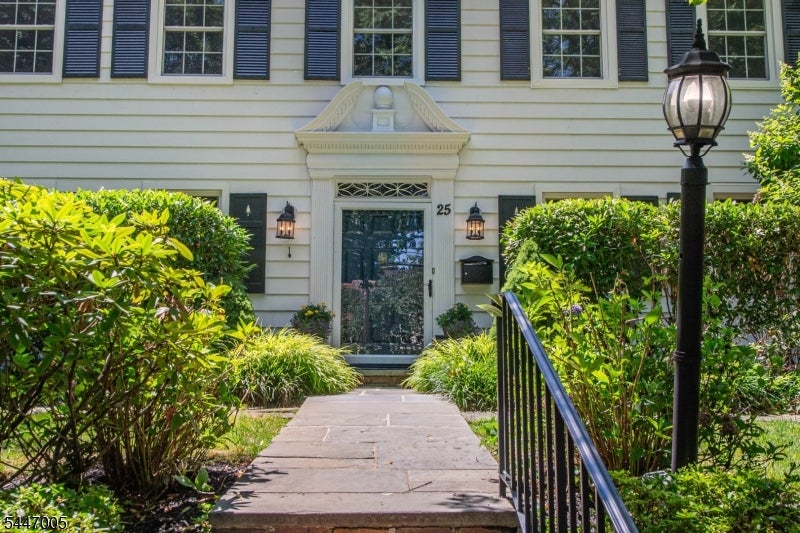 25 West Rd