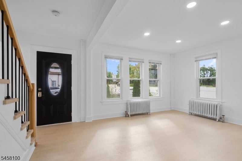 100 W Clinton St