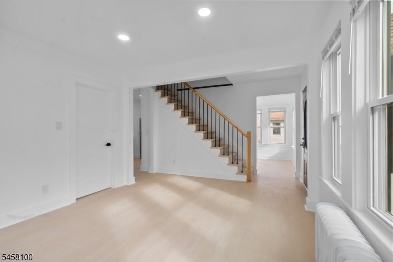 100 W Clinton St
