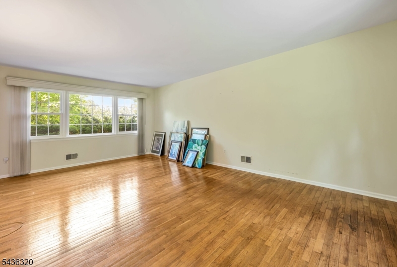 37 Wolfe Dr