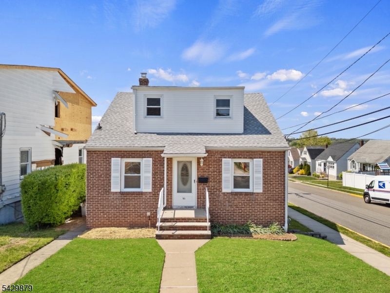 765 Chase Ave