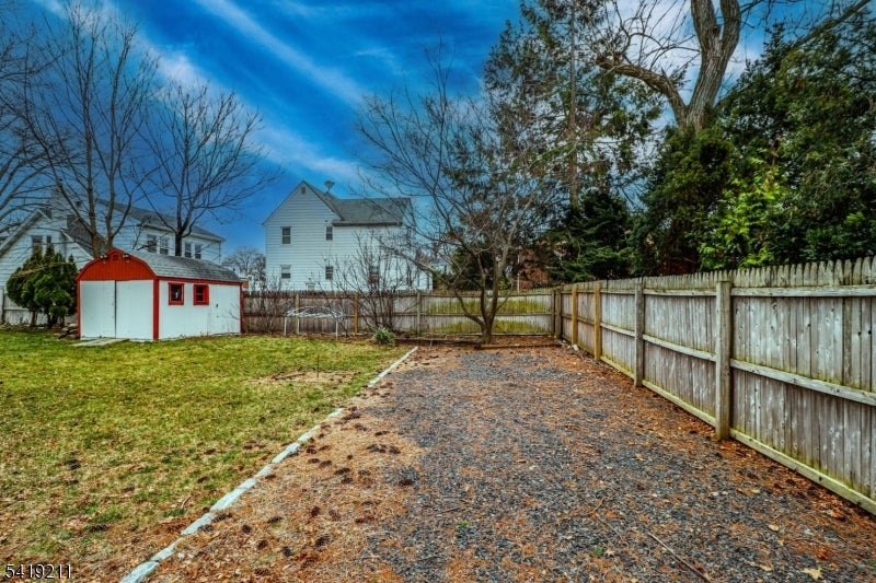 15 N River View Ave