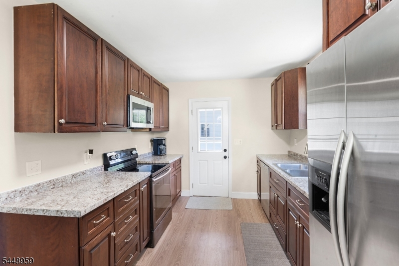 185 W Mountain Rd