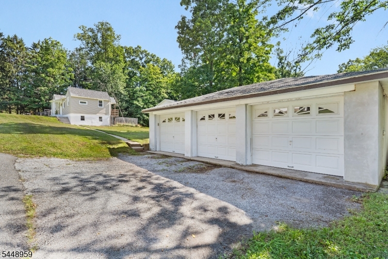 185 W Mountain Rd