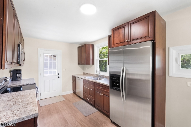 185 W Mountain Rd