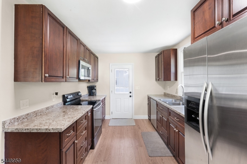 185 W Mountain Rd