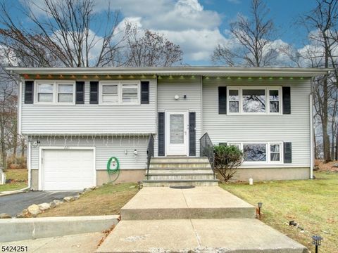 221 Chincopee Ave Hopatcong Boro NJ 07843