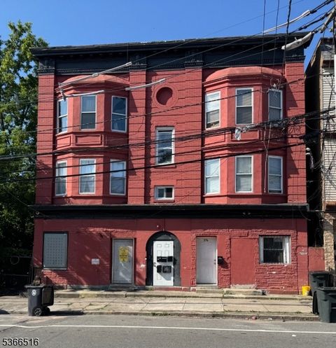 372 6Th Ave Newark City NJ 07107