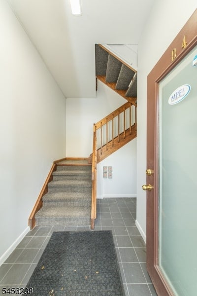 150 River Road, D4