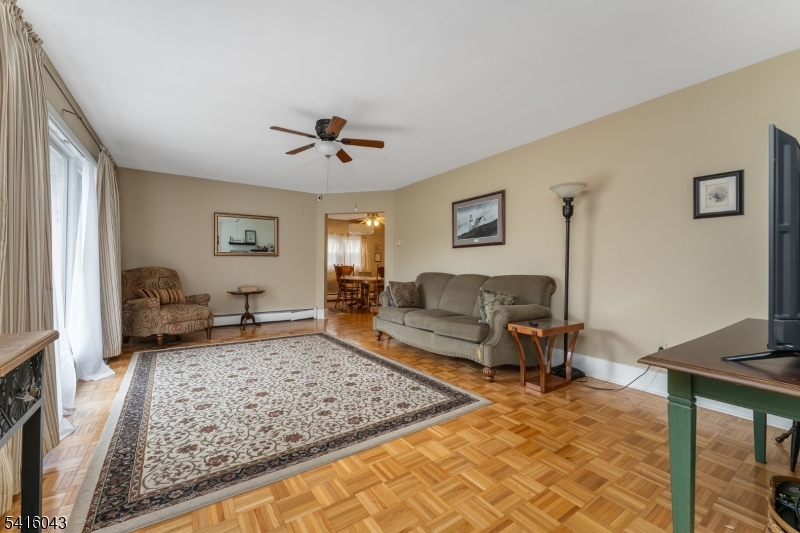 206 Liggett Blvd