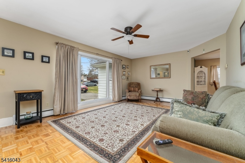 206 Liggett Blvd