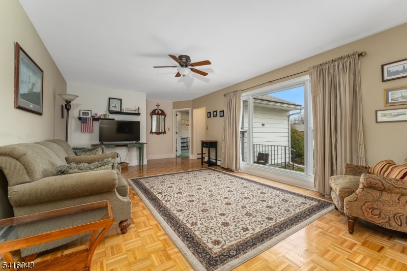 206 Liggett Blvd