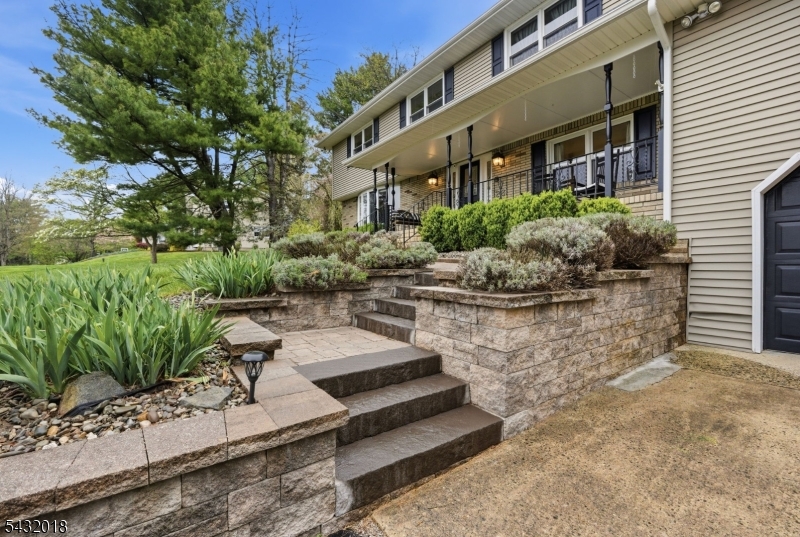 15 Sunrise Cir