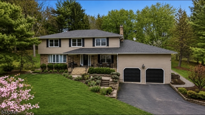 15 Sunrise Cir