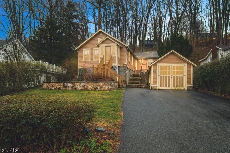 43 Estling Lake Rd