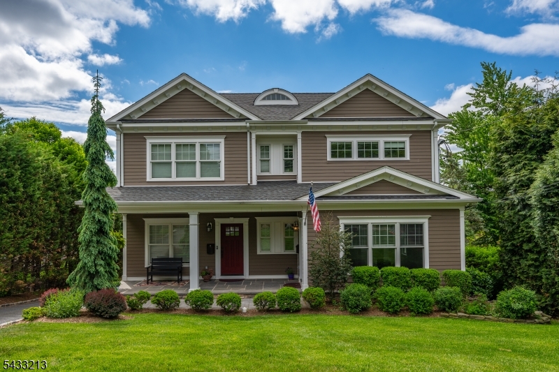 63 Ridgedale Ave B