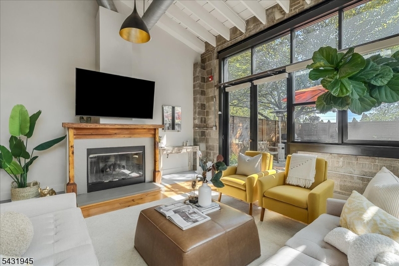 51 Greenwood Ave 4