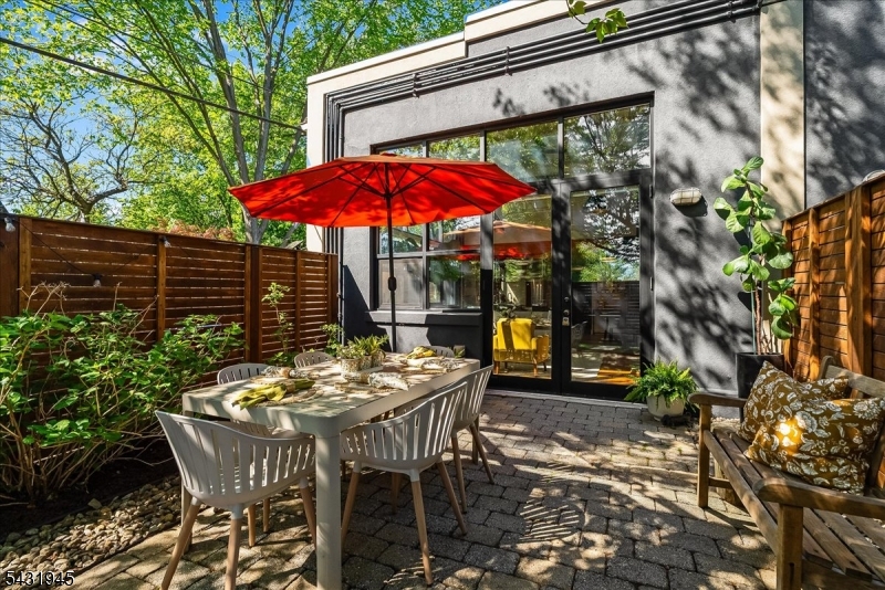 51 Greenwood Ave 4