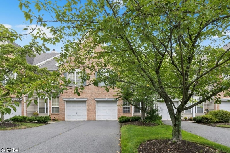 774 FEATHERBED LANE