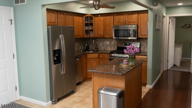 94 Stonyridge Dr 94