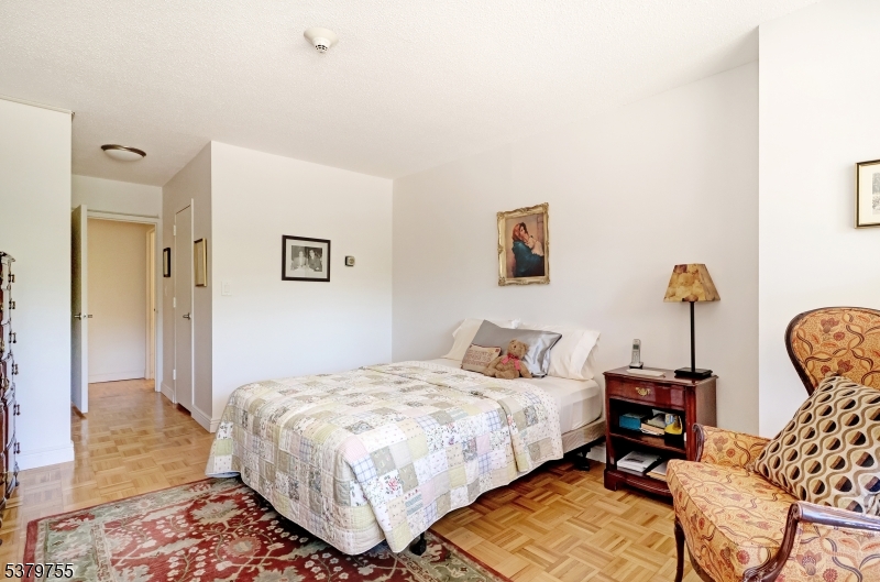 2 Claridge Dr. 1FW