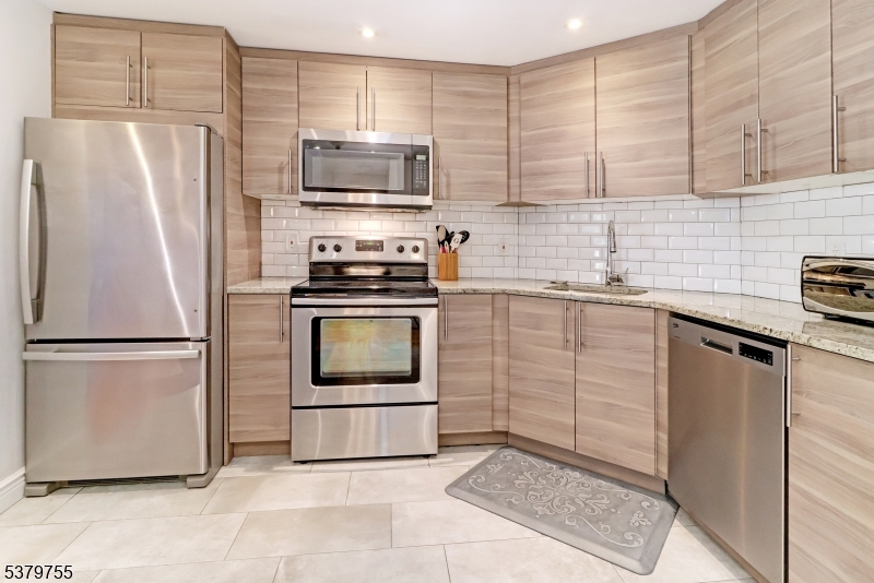 2 Claridge Dr. 1FW