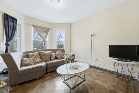 747 South 10th St Newark City NJ 07108