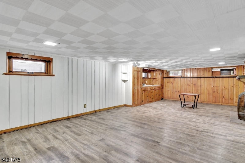 355 W Scott Ave