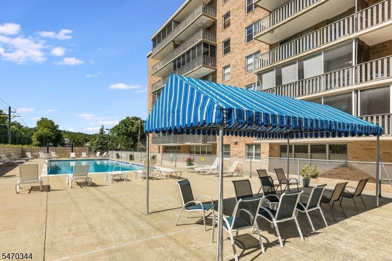 530 Valley Rd 6G