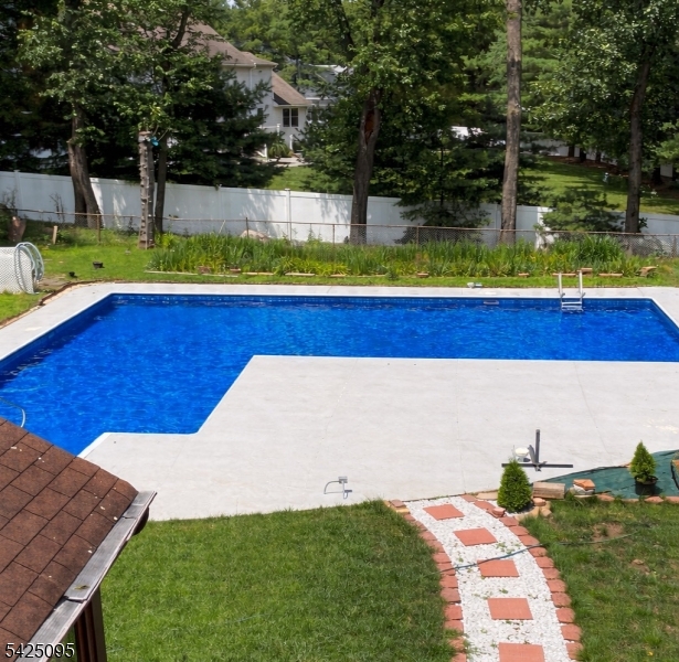 5 Fowler Pl