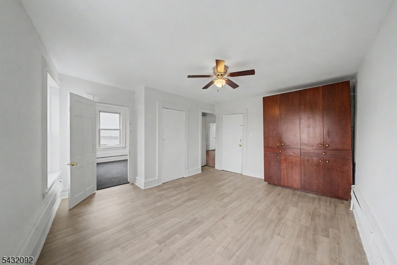 309 Main St 3