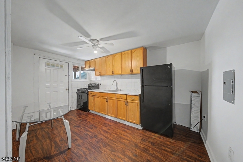 309 Main St 3