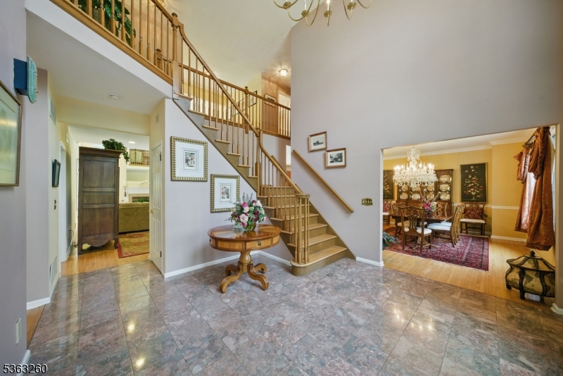 18 ROSEWOOD LANE