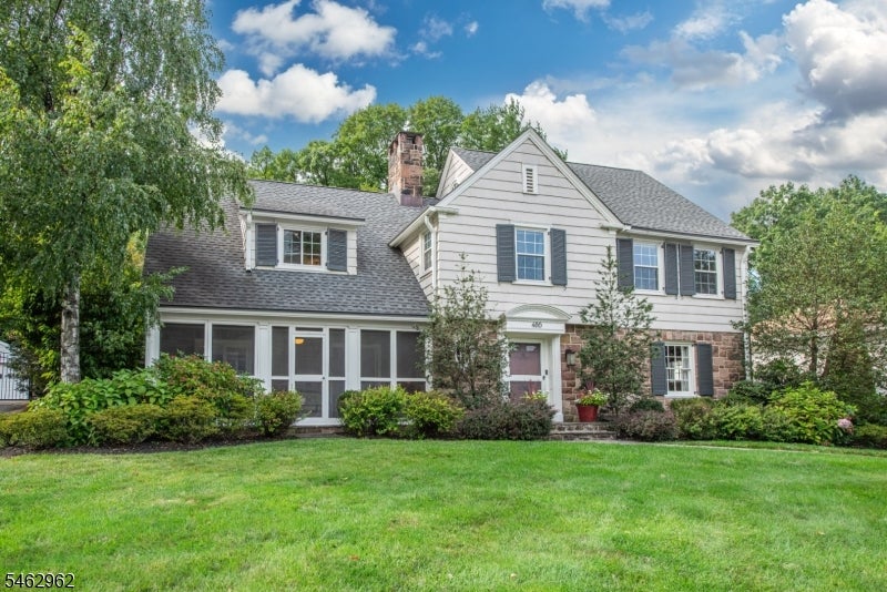 486 Ridgewood Ave