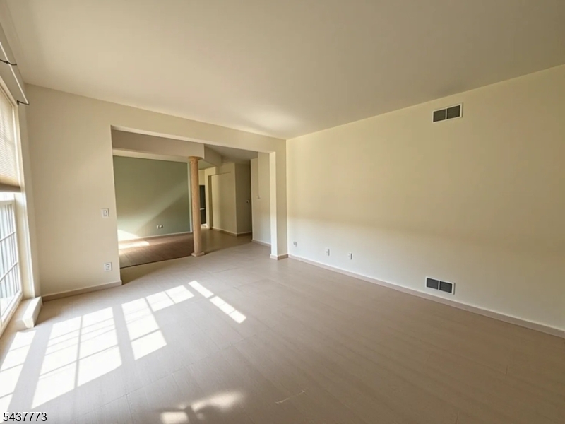9 Buckingham Cir