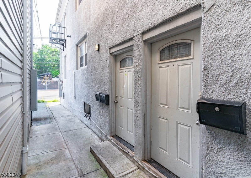1059 Magnolia Ave