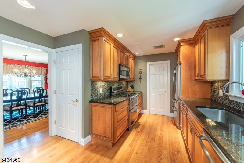 31 Clairview Rd