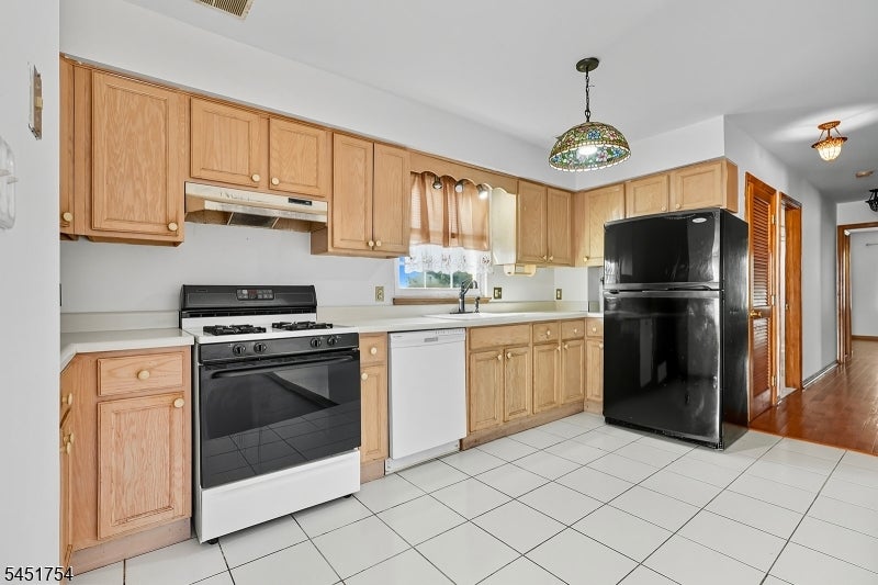 87 Cottage St