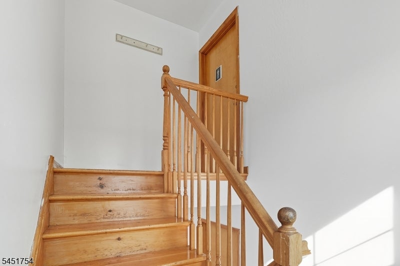 87 Cottage St