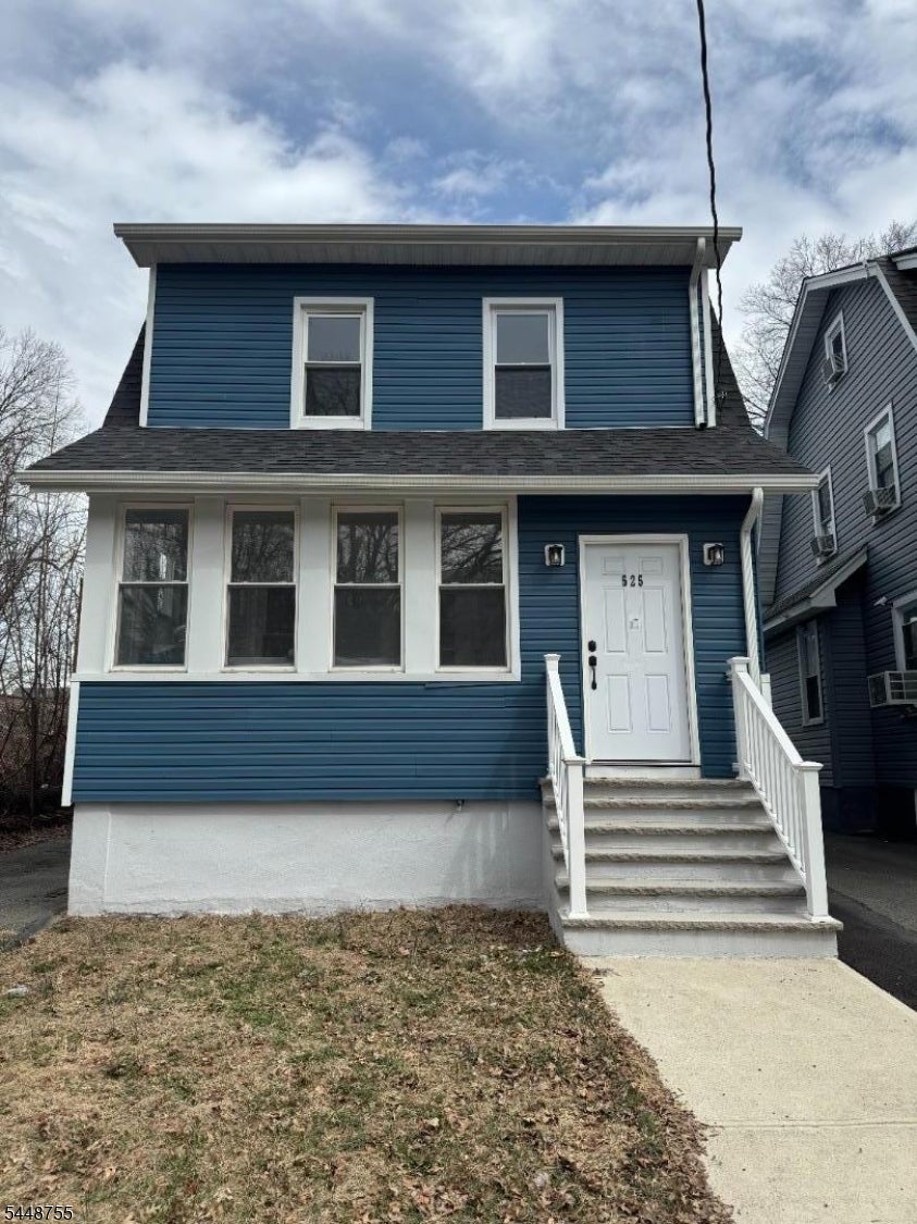 525 Argyle Ave
