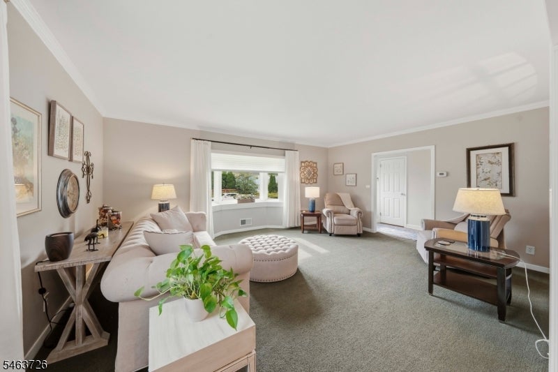 373 Plymouth Rd