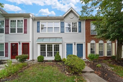 Photo of 21 Gregory Ln, Franklin, NJ 08823 (MLS # 3995503)