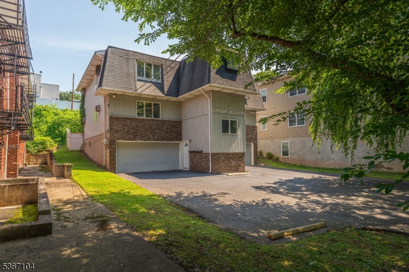 236 Mill St 3R