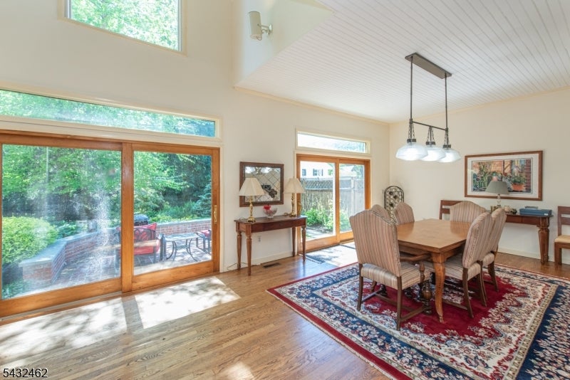 35 Colles Ave