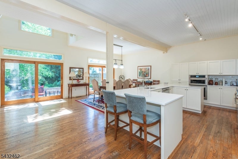 35 Colles Ave