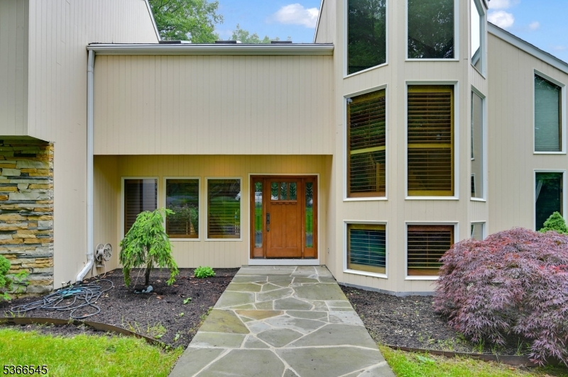 86 Underrock Rd